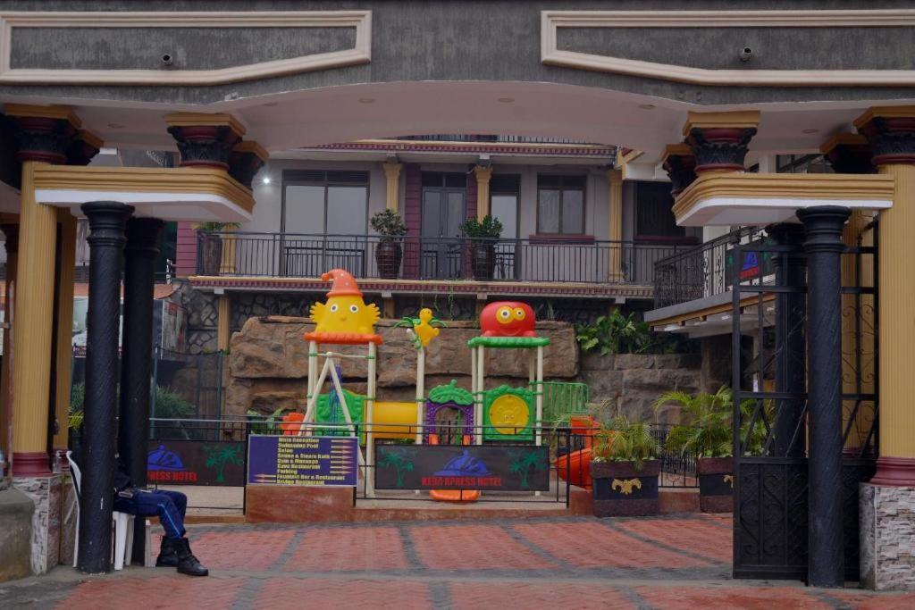 Keba Xpress Hotel - เอนเทบเบ้ ภายนอก รูปภาพ