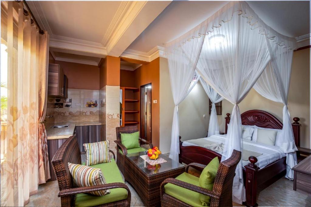 Keba Xpress Hotel - เอนเทบเบ้ ภายนอก รูปภาพ