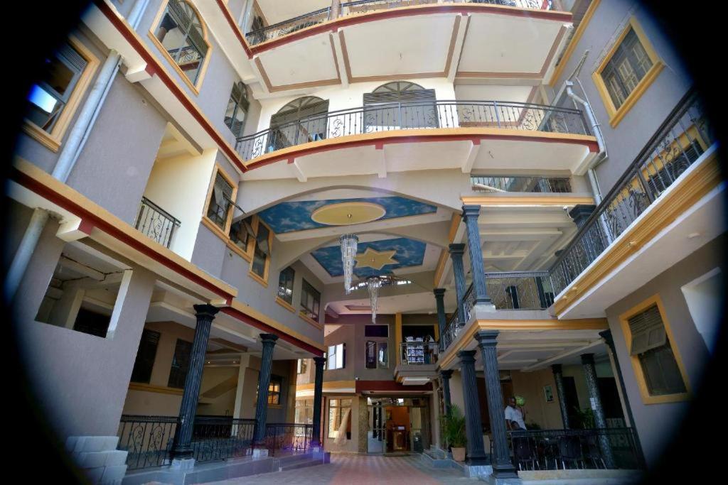 Keba Xpress Hotel - เอนเทบเบ้ ภายนอก รูปภาพ