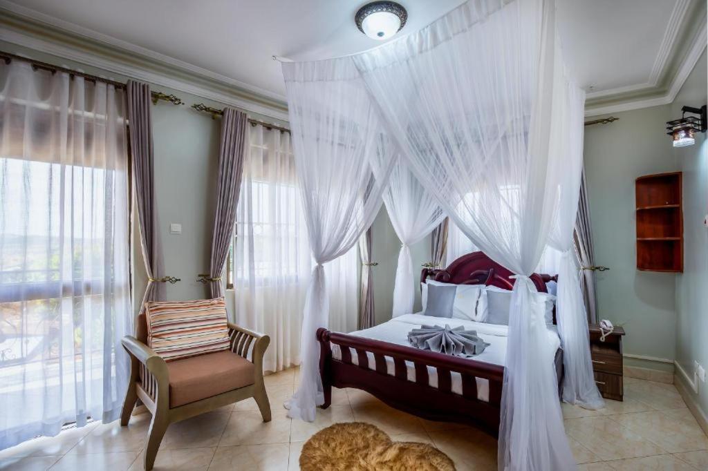 Keba Xpress Hotel - เอนเทบเบ้ ภายนอก รูปภาพ