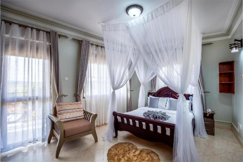 Keba Xpress Hotel - เอนเทบเบ้ ภายนอก รูปภาพ