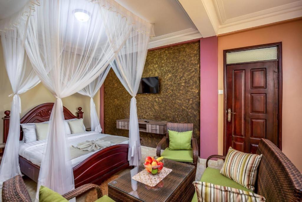 Keba Xpress Hotel - เอนเทบเบ้ ภายนอก รูปภาพ