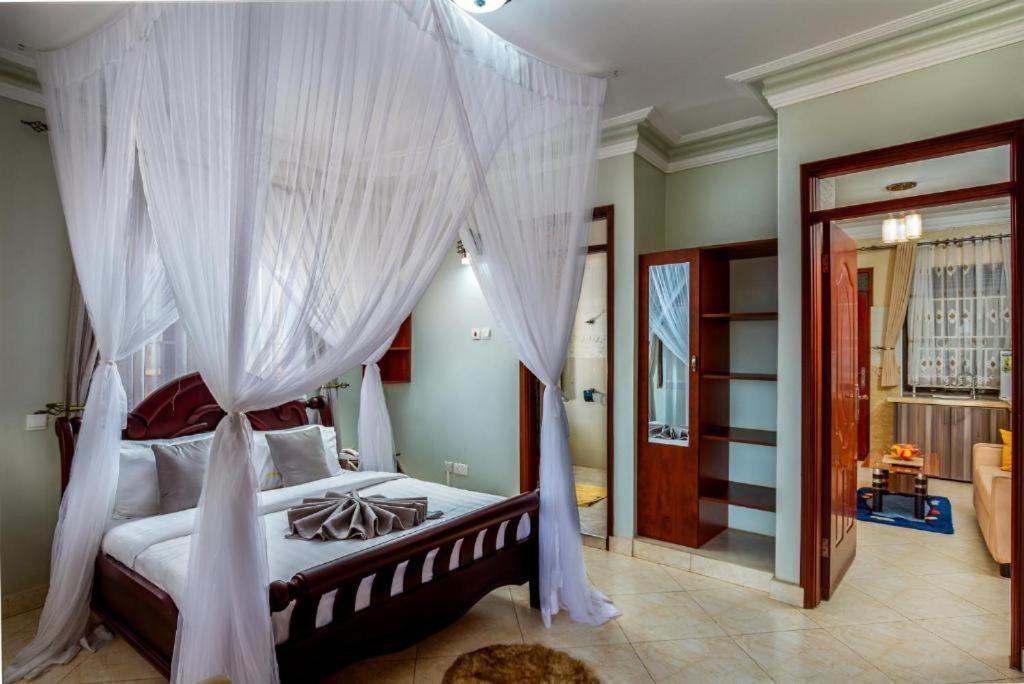 Keba Xpress Hotel - เอนเทบเบ้ ภายนอก รูปภาพ