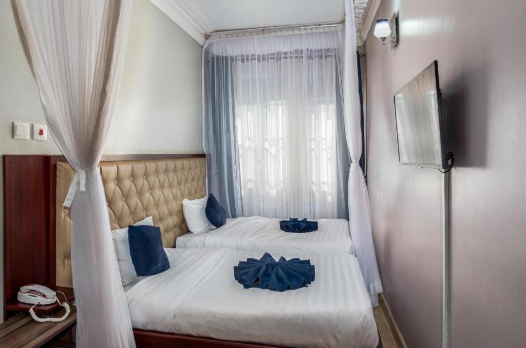 Keba Xpress Hotel - เอนเทบเบ้ ภายนอก รูปภาพ
